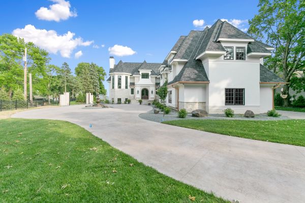 Cost of Concrete Driveway Installation in Pasadena