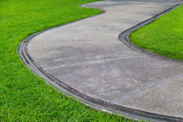 Concrete Sidewalk Construction in Pasadena